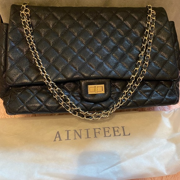 Ainifeel Handbags - AINIFEEL XXL oversized airline flap quilted caviar leather handbag